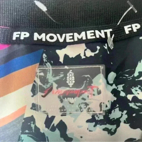 FP Movement Women's Bunny Slope Printed Puffer Jacket‎ Size M NWOT - Picture 15 of 16